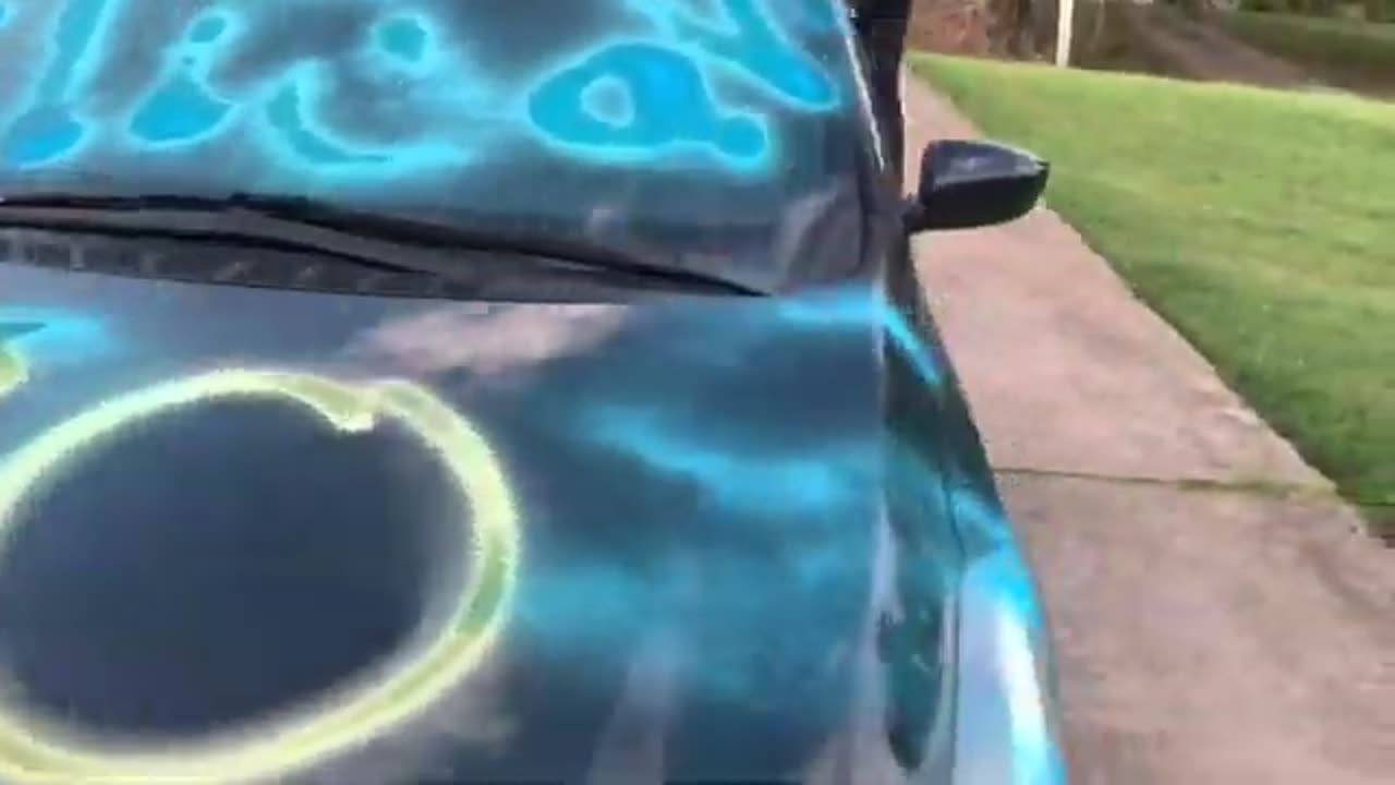 SPRAY PAINT PRANK ON MY MOM'S CAR