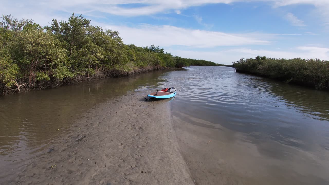 Quiet moments on Callalisa Creek at low tide — just soaking in the calm. #outdoorcuriosity