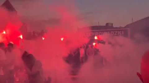 Ale widok! Tysiące rac dla bohaterów Czerwca 1956.