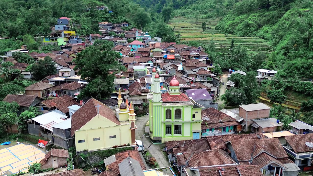 AMAZING CINEMATIC HONDA CRF