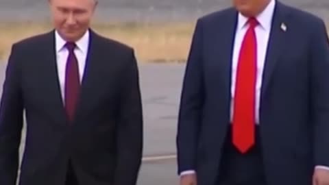 Putin y Trump estrechan sus manos