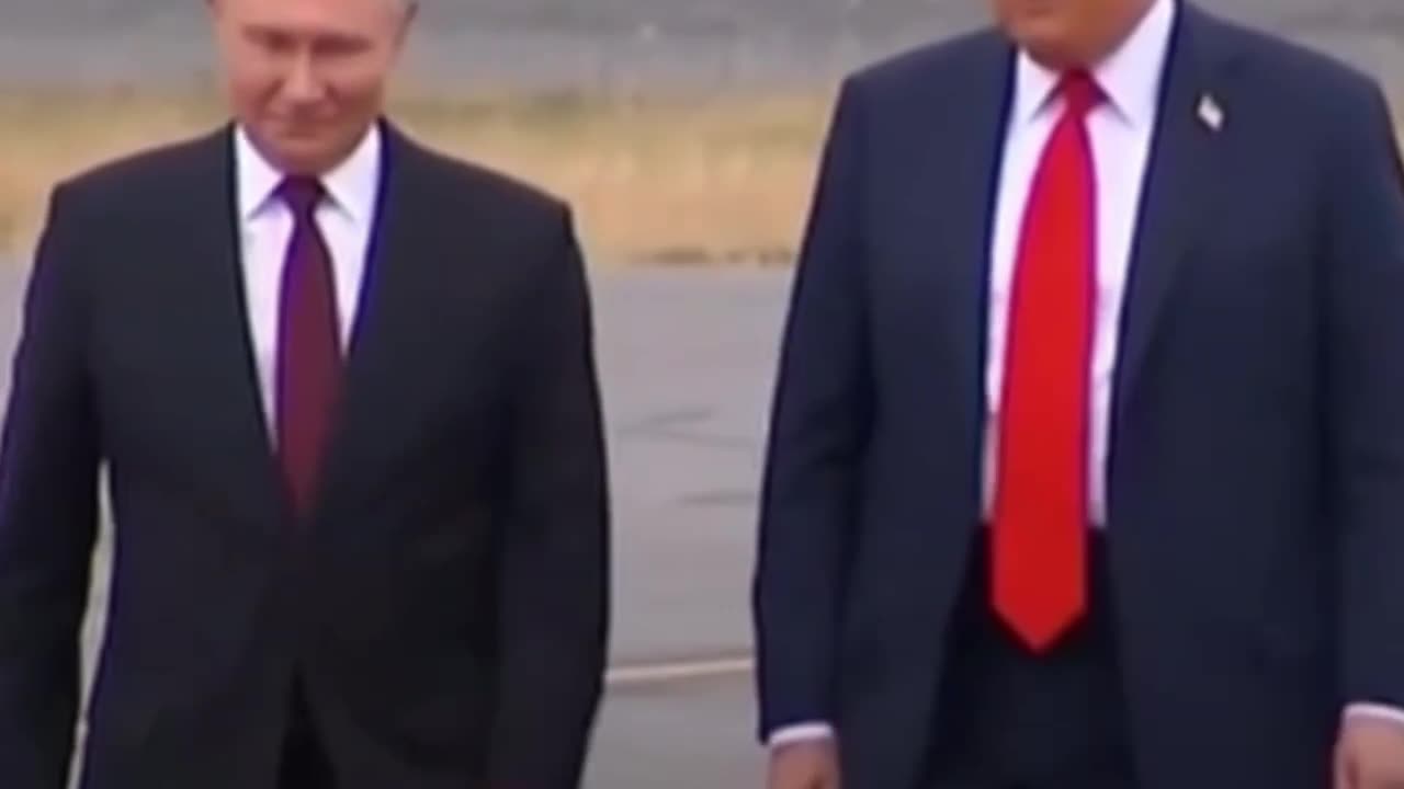 Putin y Trump estrechan sus manos