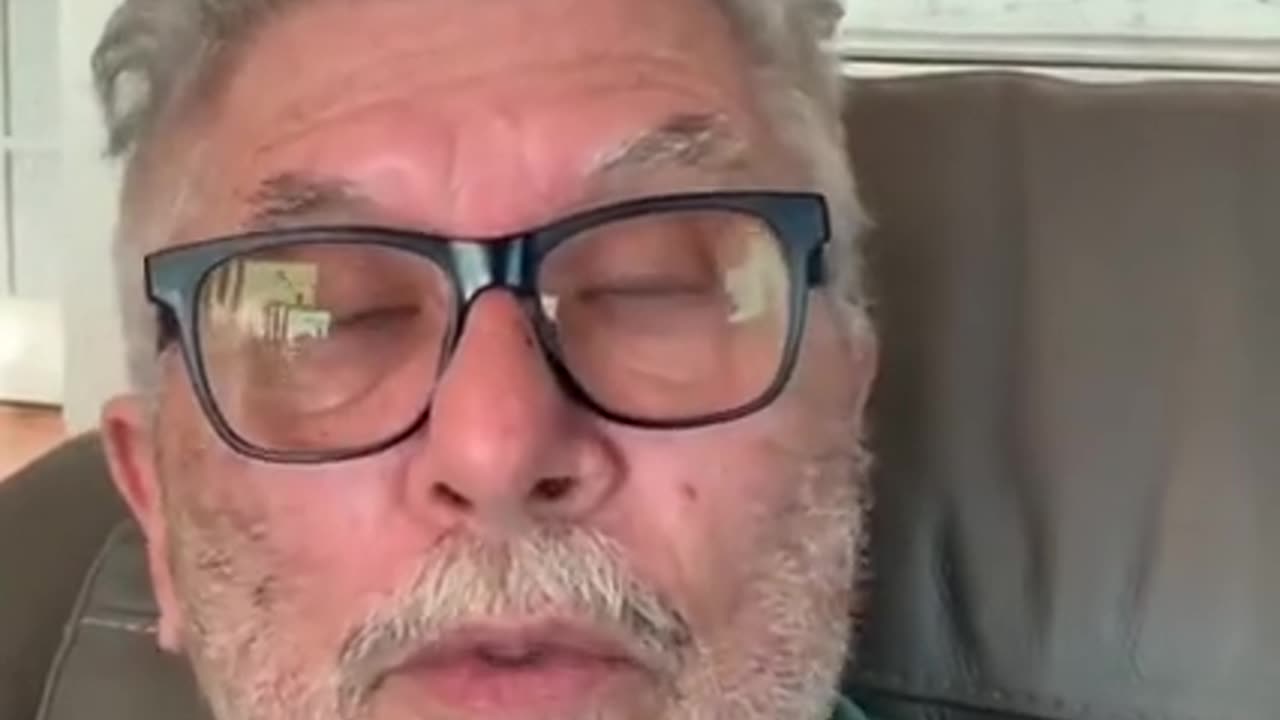 OLD AMERICAN EXPLAINS 🡆 HOW THE MIDDLE CLASS WAS DESTROYED