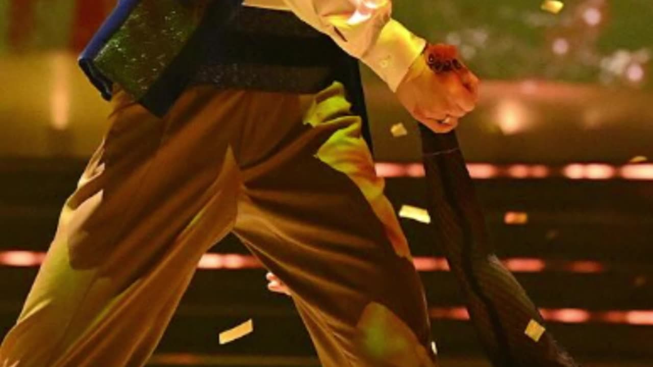 Jen Affleck Snubs Whitney on DWTS Support