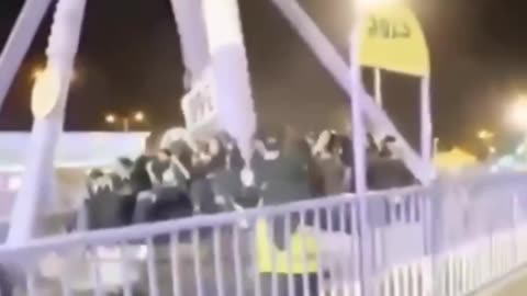 Brinquedo se parte em parque da Arábia Saudita deixando mais de 20 feridos