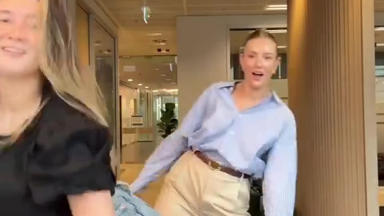 Munkahelyi táncikálás