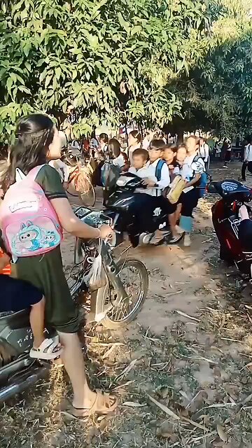 Cambodia: Children Flee War