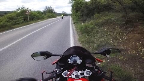 APRILIA RSV4 APRC FLYBY