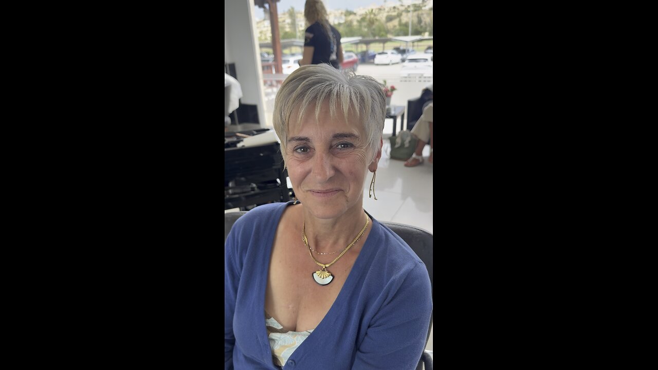 Women hairstyle short pixie