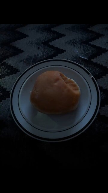 my breakfast was a doughnut 🍩 and lunch was roast beef patatoes and mashed potatoes