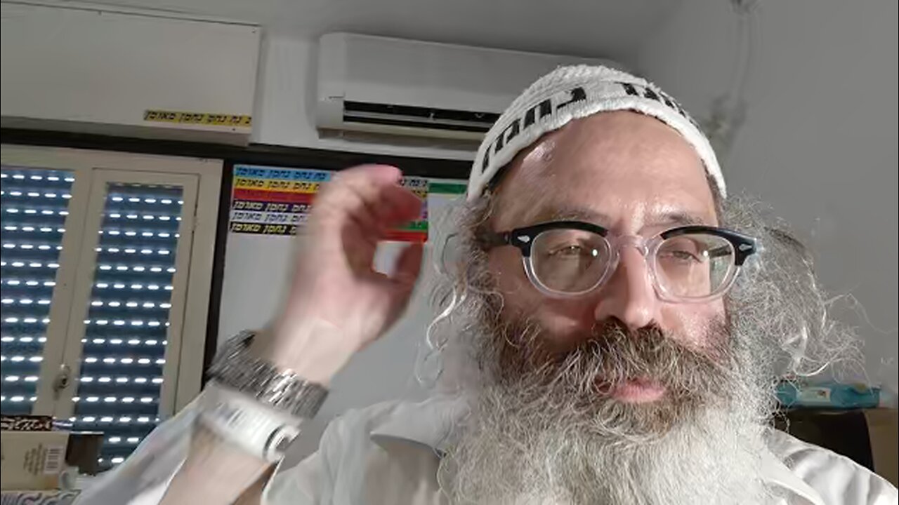 רב אמר מעין אחד הוא התורה טימאתו והתורה טיהרתו ולוי אמר שני מעיינות הן - שיר נ נח מסכת סנהדרין דף פז