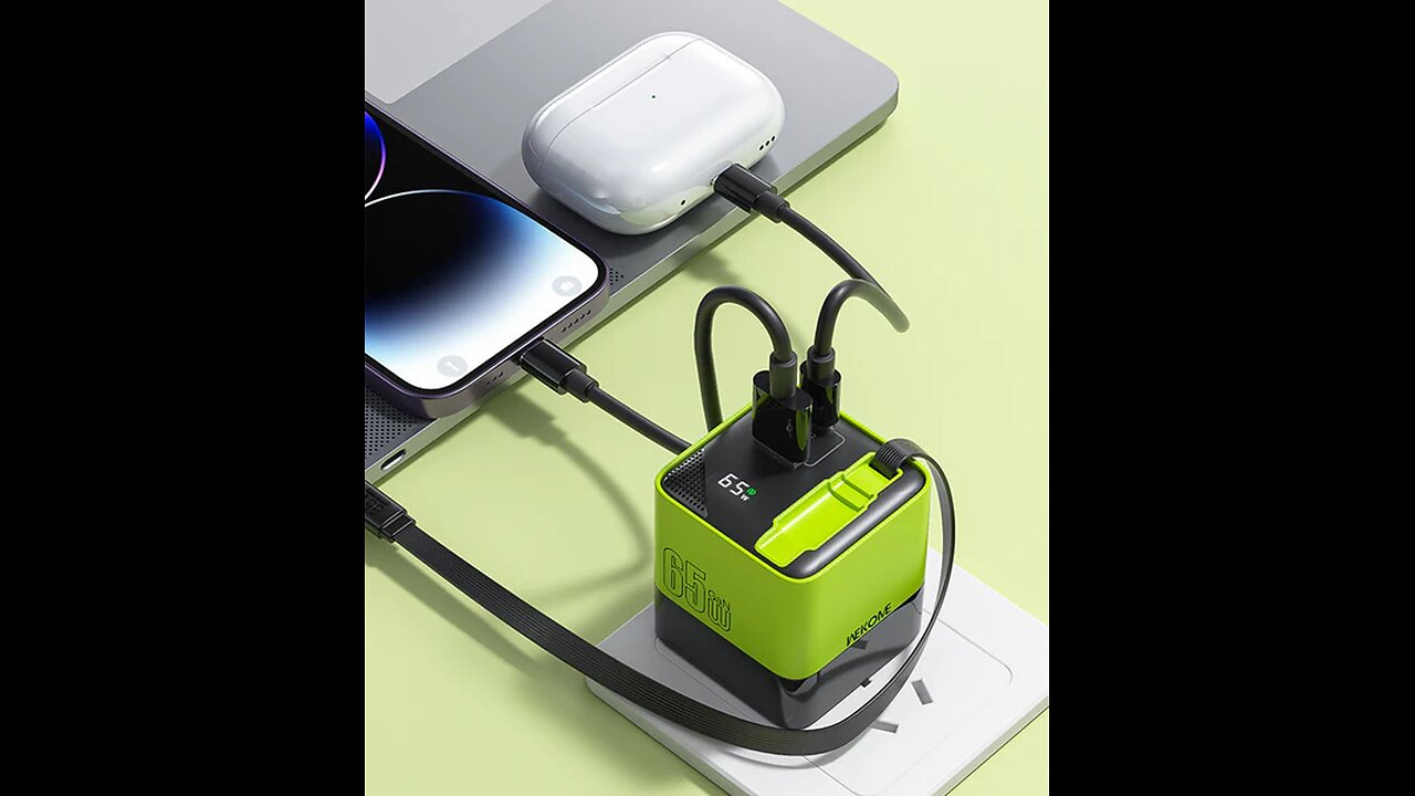 USB-C Multi-Port Charger with Built-In Retractable Cable