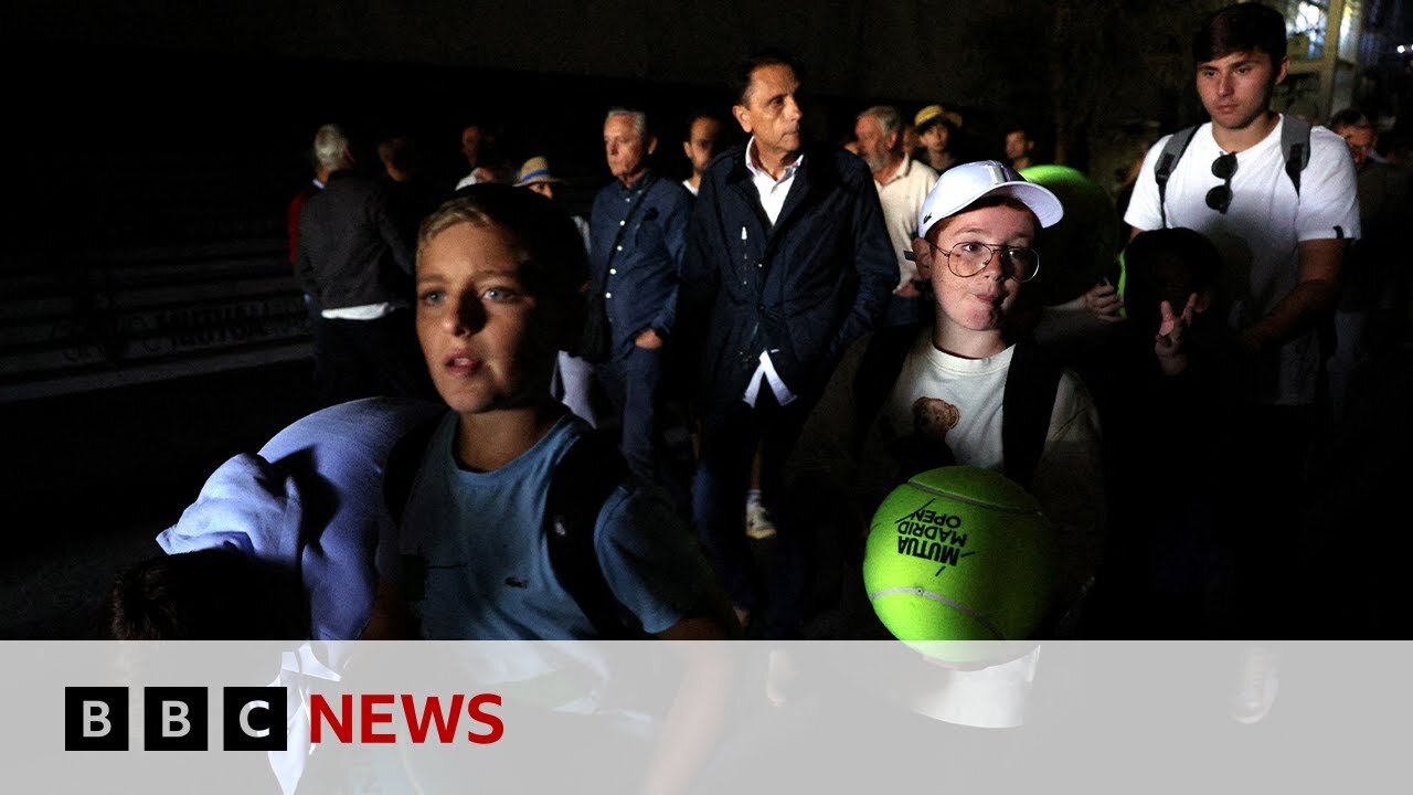 Spain and Portugal hit by widespread power cuts | BBC News