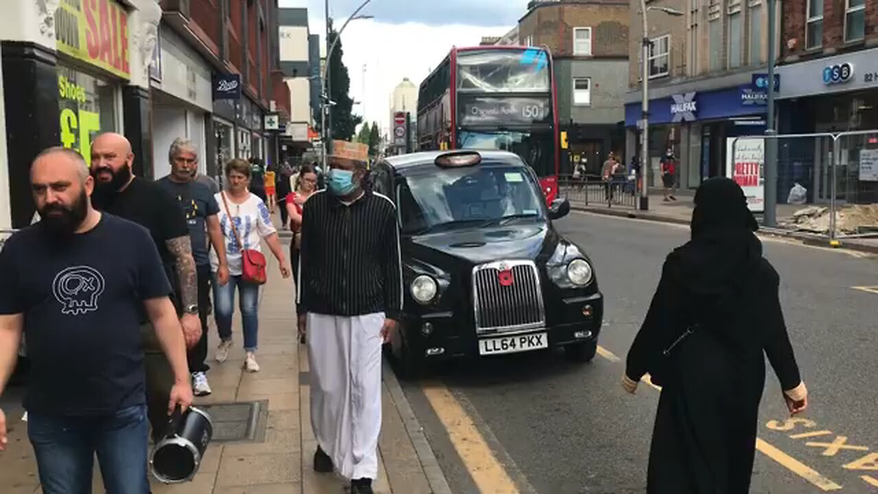 here is a blog of London walking.
