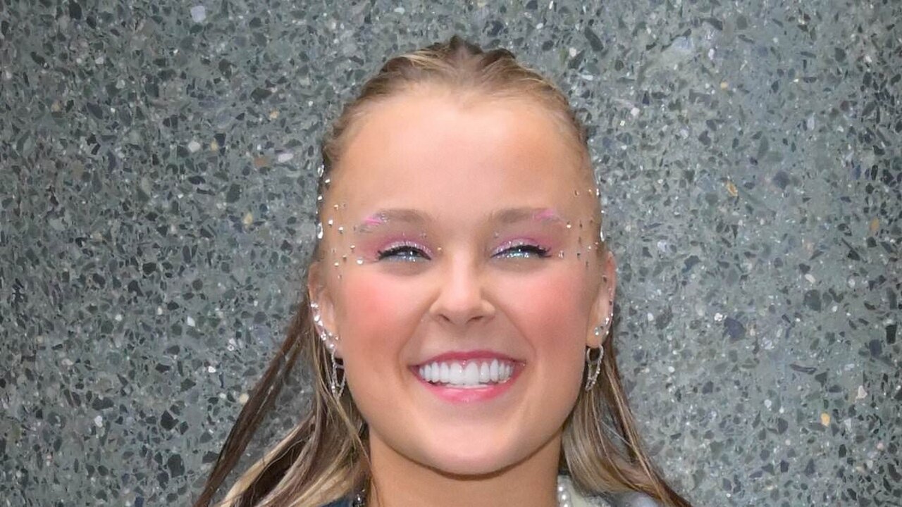 JoJo Siwa Opens Up About Being Queer Amid New Romance, Responds to Miley Cyrus’s Joke