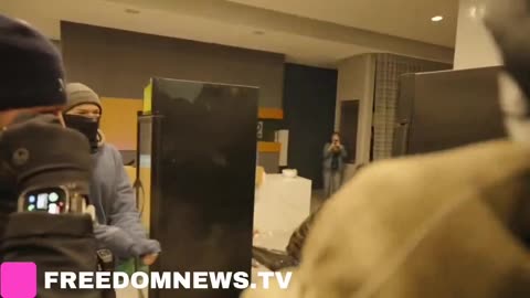 Minneapolis metro area is descending into chaos tonight, local police are nowhere to be found