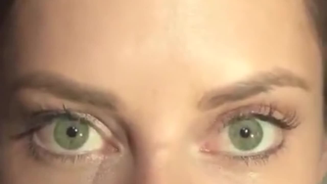 SCIENCE GIRL CAN CONTROL HER PUPIL'S DILATION AND CONSTRICTION 👁 CAN YOU DO IT⁉️