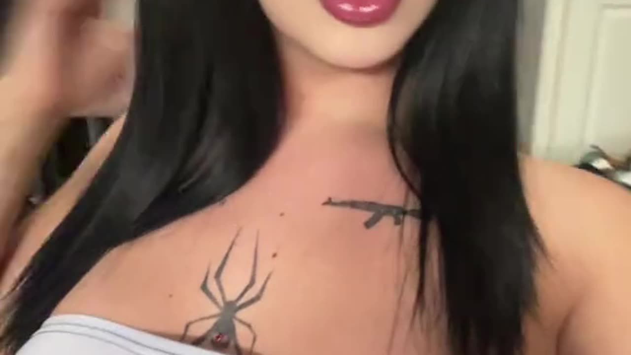 Impressive style of this tgirl