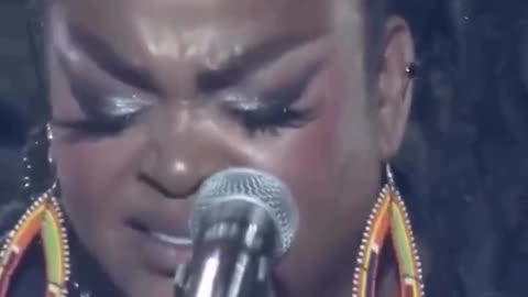 SOUL Sista & Singer Jill Scott Rewrites Star Spangled Banner Accuses USA Of Being Racist Country