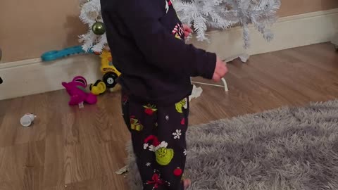 Baby roman o'c loving christmas 🎄 💙 😍