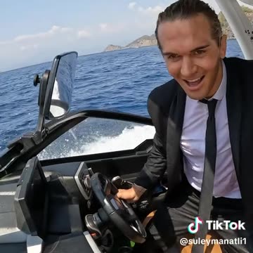 Who needs a driver when you have yourself (via:@suleymanatli1)