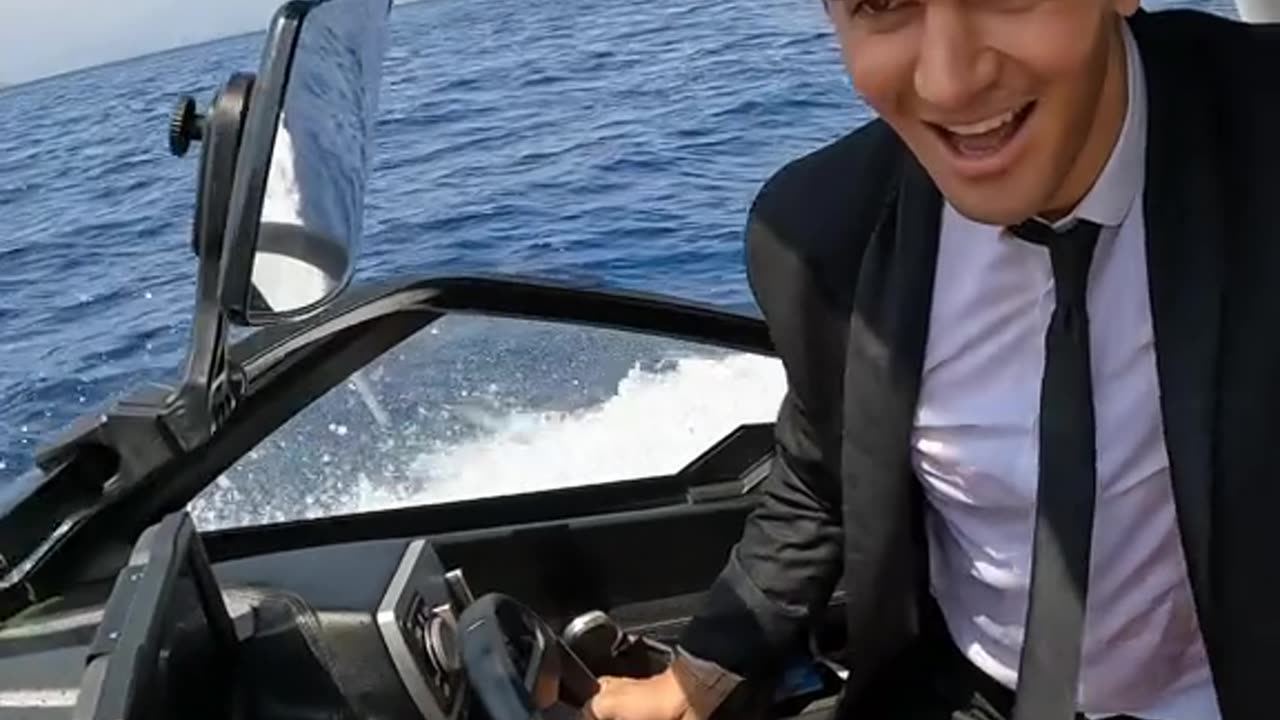 Who needs a driver when you have yourself (via:@suleymanatli1)