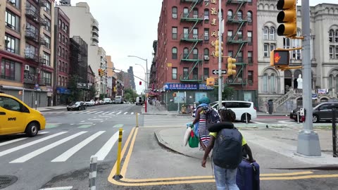New York City LIVE Walking (chat on YouTube)