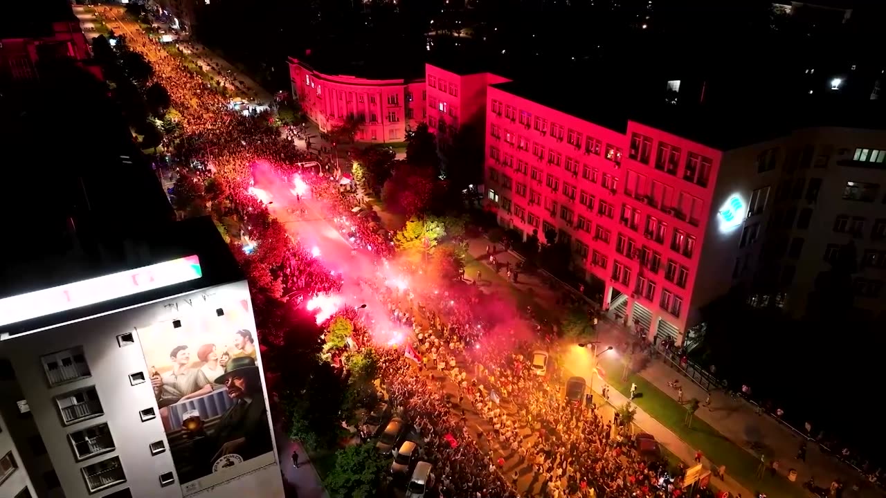 Protesting Serbian students return after cycling across Europe