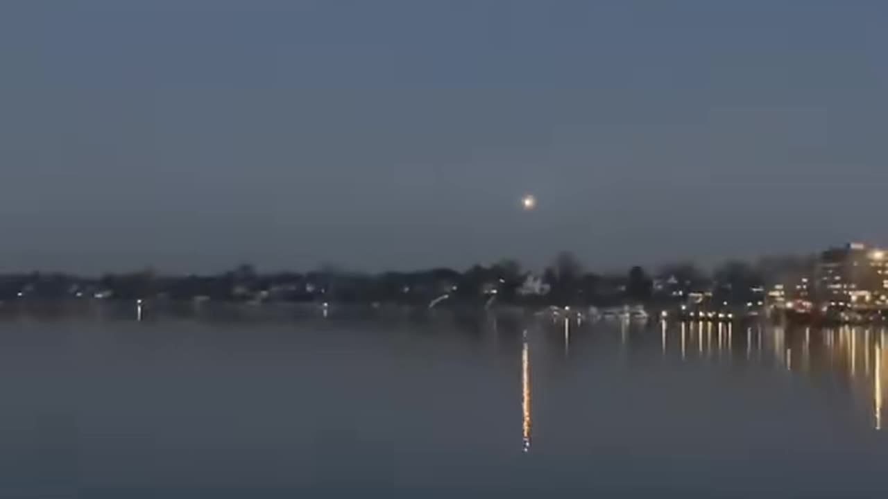 🛸🌊 Multiple Bright UFOs Hovering Over Navesink River! | TheTruthAbove