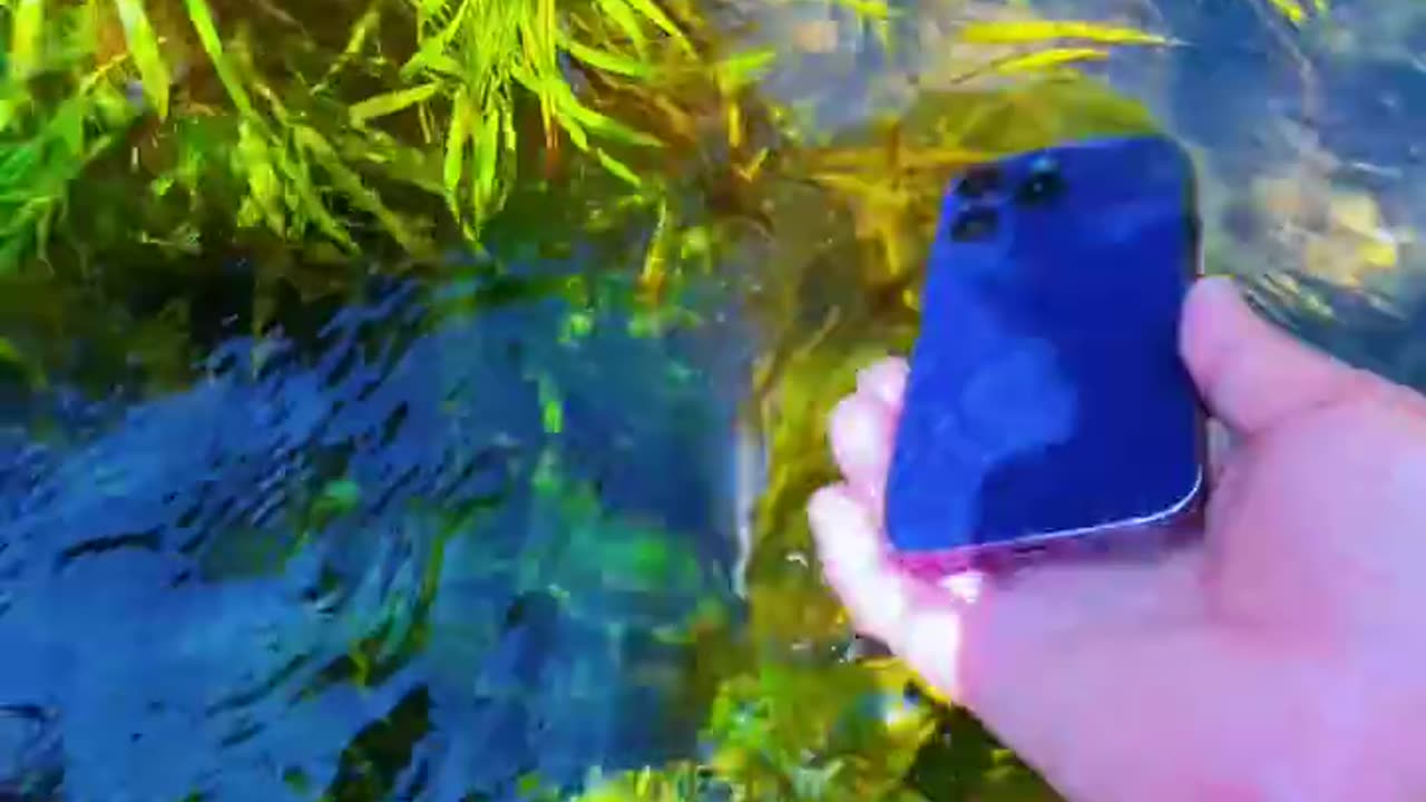 IPhone camera test under water