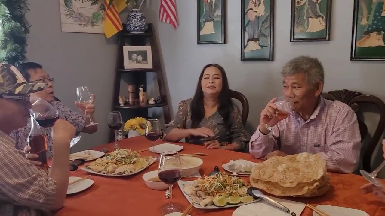 XÓM NHỎ, PHỐ NHỎ NHÀ TÔI Ở ĐÓ...