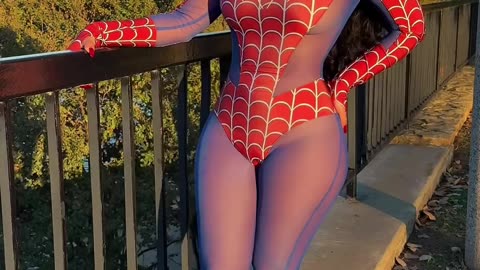 👀 Pretty Spider Lady 💯🔥
