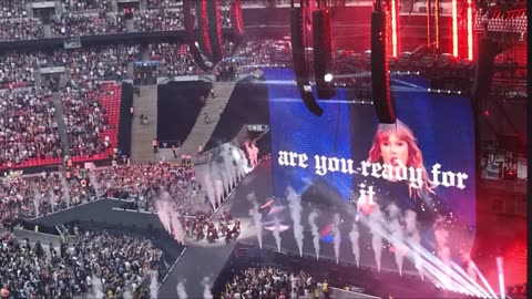 Taylor swift reputation stadium tour opening songs (London fan video)