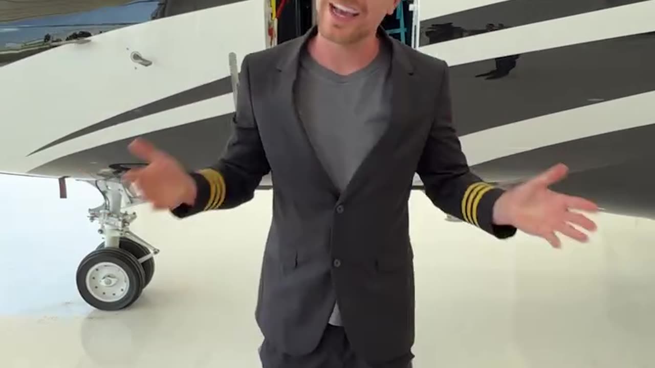 Surviving 100 Days in a Private Jet! đŠī¸đ¸ | MrBeast $500,000 Challenge