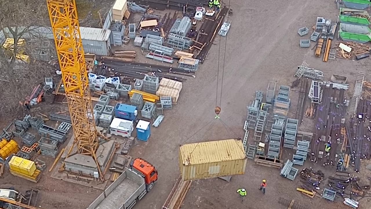 Old but Gold! 🚧💪 1997 Crane Still Working Every Day! Amazing Machine!