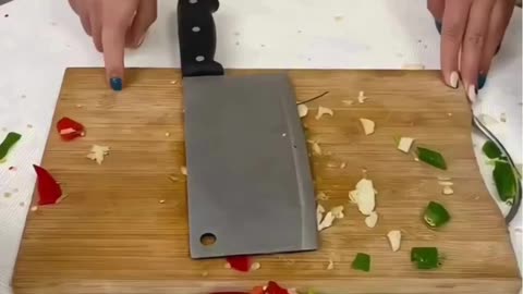 Chop Garlic & Veggies in Seconds with This Kitchen Hack!