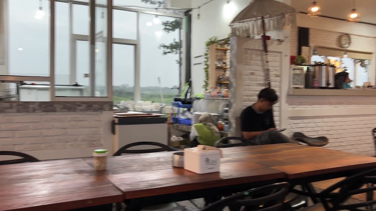 Minimalist Café with Modern Aesthetics | Aesthetic Culinary Tour Part 2