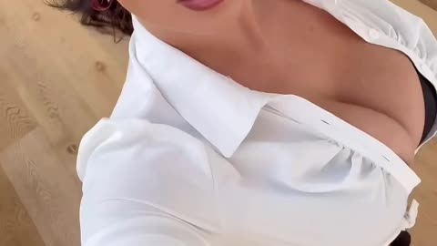 🍑 Short Skirt Big Booty 💯🔥