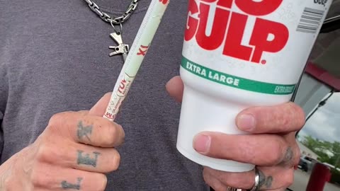 Alien goes to GAS STATION for the FIRST TIME!!!! HILARIOUIS!!!