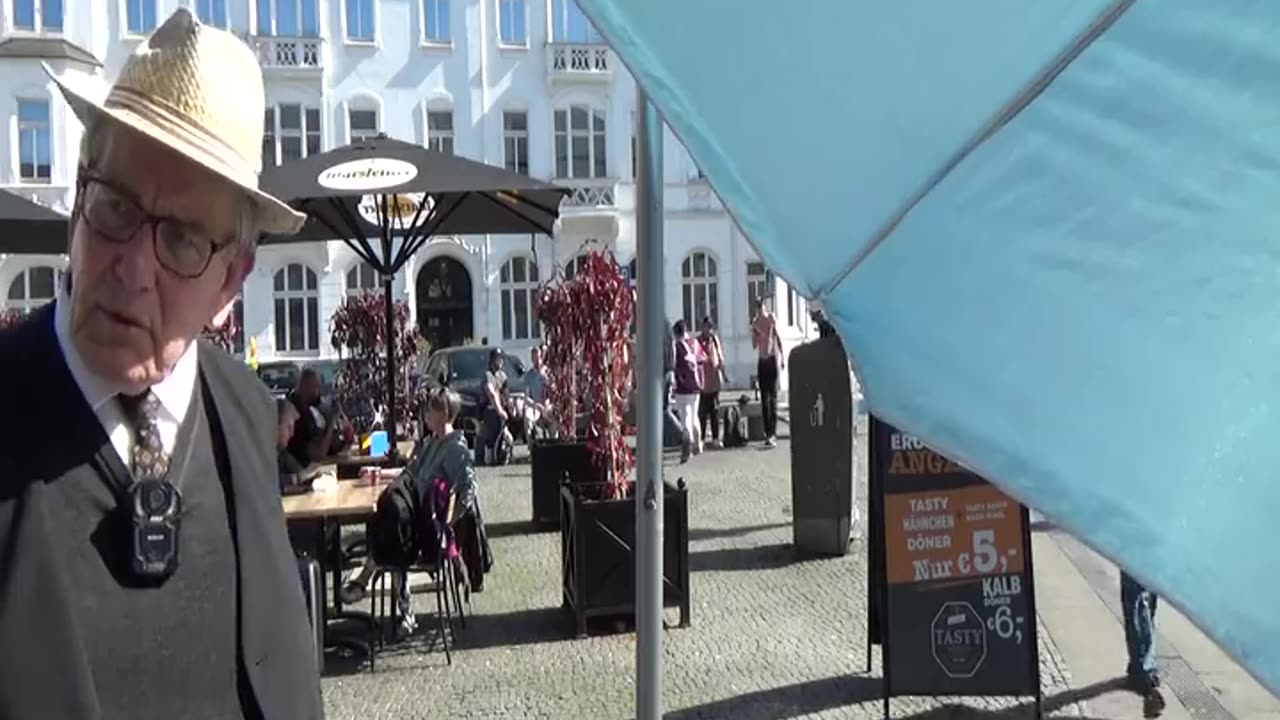 Durch Jesus errettet.