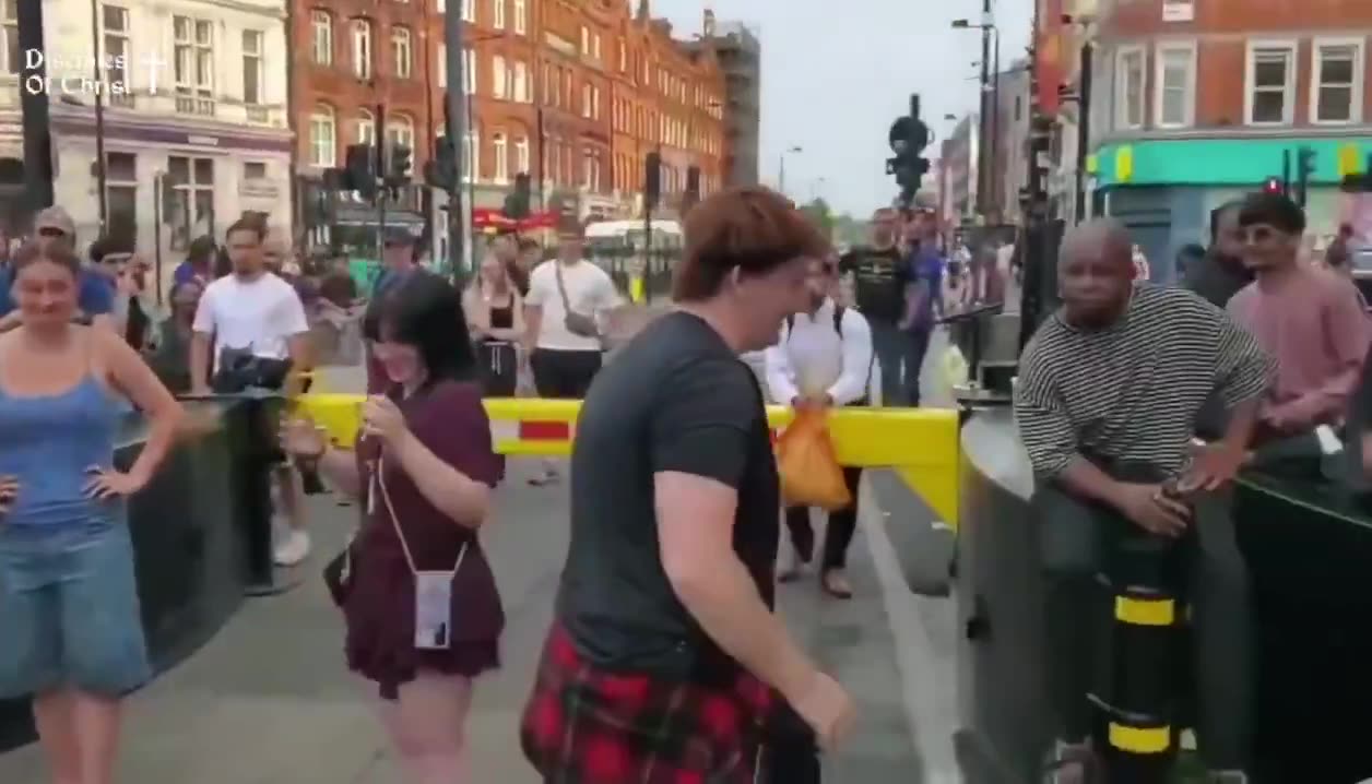 UK: A young Christian man is mistreated while defending Christian values in public.