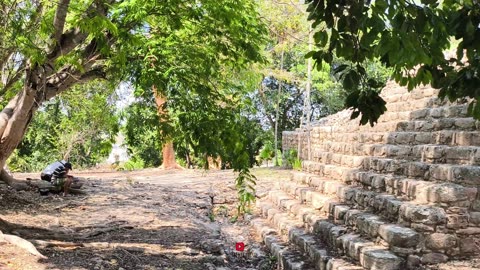 Itzamatul and Kinich Katmó Pyramids - Yucatán - 4K - Walking Tour