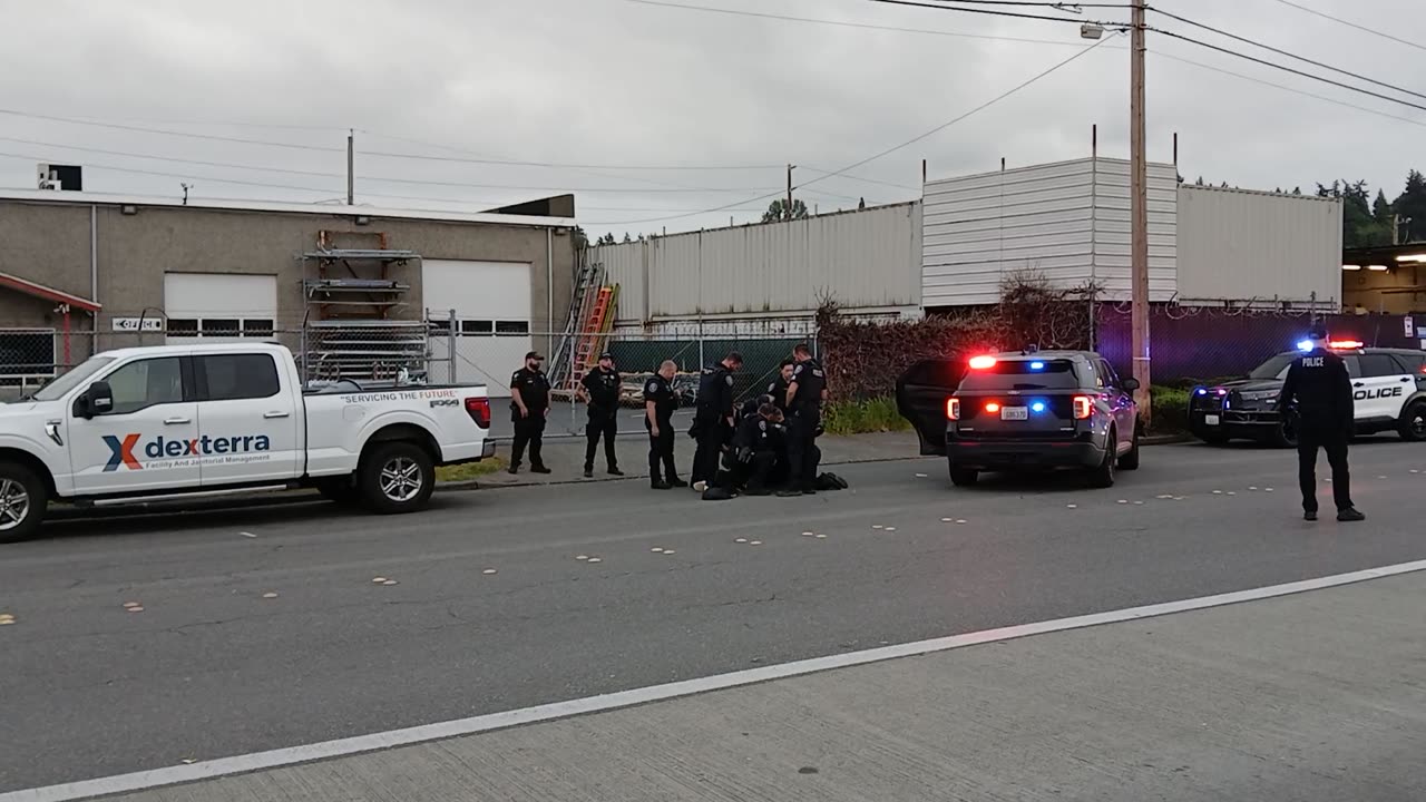 Police Arrest Crazed Man @KentStation