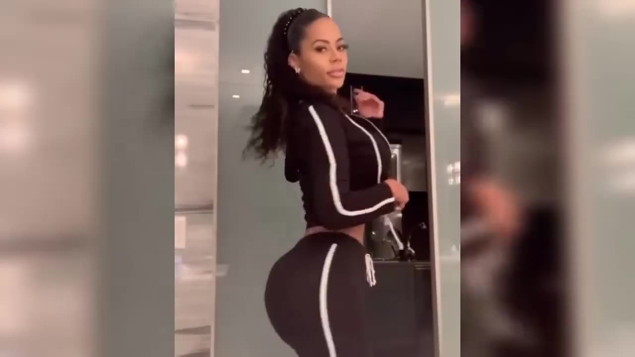 Twerking Hotties Big Butts