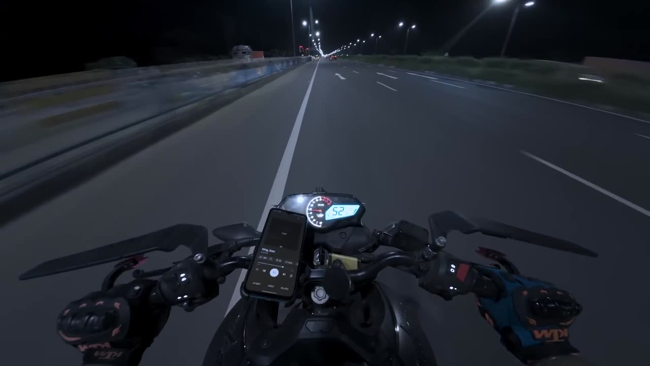 Bheegi Bheegi Yaadein - Atif Aslam