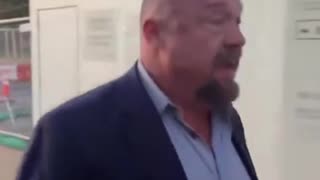 Alex Jones visits the federal reserve