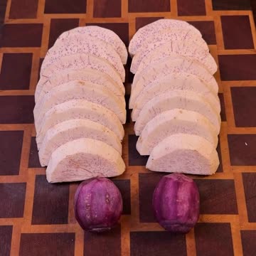 西红柿炒蛋盖面。简单还好吃。上次朋友说吃西红柿炒蛋盖面半个月瘦了一大圈。我不信。做一次刚好吃两餐。嗝～#跟抖音学做菜 #懒人美食 #定格动画