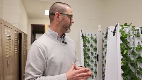 Tomah school grows its own cafeteria lettuce
