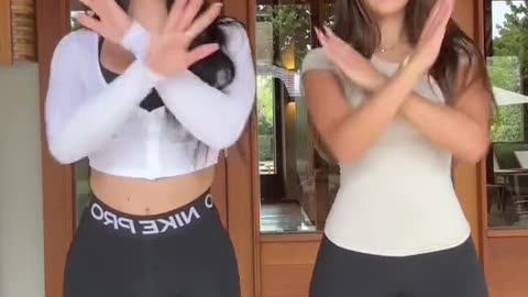 fake body !! #fakebodyy⚠️ #fakebody #sophierain #aishahsofey #viral_video #fyp #fyyp #fypppppppppppp