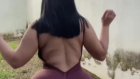 🍑 Big Bum Shaking 🔥🔥👀